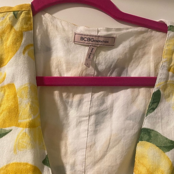 New condition BCBG lemon romper - Picture 5 of 9